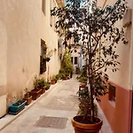 펜션 Charmante Petite Maison 앙티브
